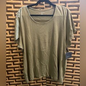 NWT LIZ CLAIBORNE green tshirt with stud detail women’s 2x plus